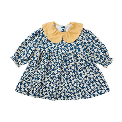 Duo de Robes Élégantes : Tricot et Fleur